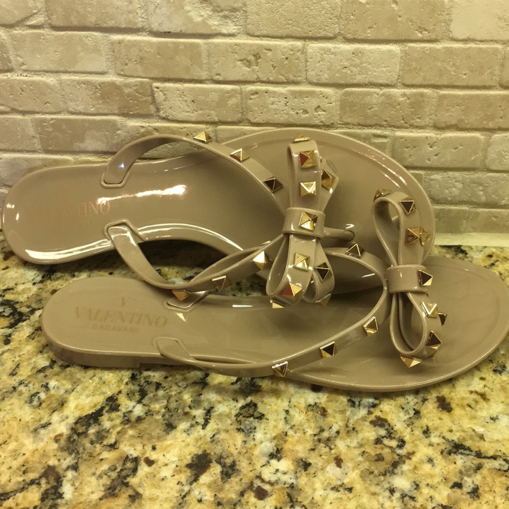 Valentino Rockstud Jelly Thong Sandals Sz 8 Nude